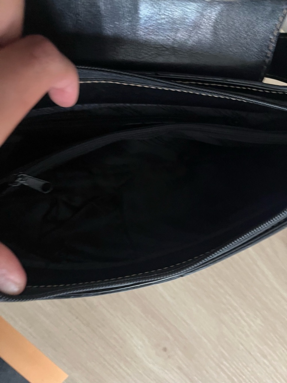 Gucci Black Leather Shoulder Hobo Bag - Picture 10 of 16